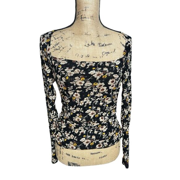 Astr The Label Black Floral Ruched Waist Top Size Medium - Picture 2 of 9